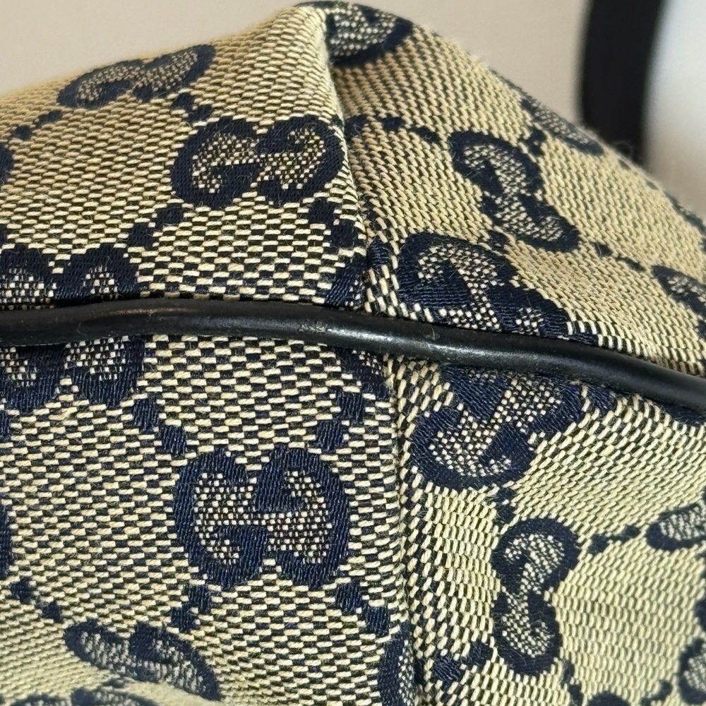 Gucci Beige and Navy Crossbody Bag - Picture 7 of 14